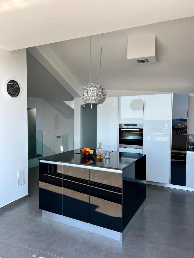 Luxury Laurus Penthouse With Awesome Sea View Apartment Primosten Exterior photo